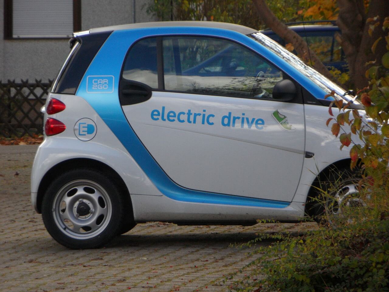Małe samochody elektryczne – TOP 6 popularnych modeli